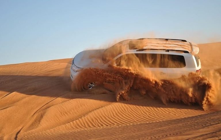 Brace yourself for a smashing good time out in a luxury 4×4 on the sands !